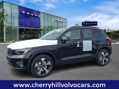 New 2026 Volvo XC40 B5 Core w/ Protection Package Premier image 2