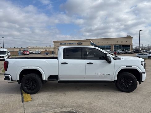 Used 2024 GMC Sierra 2500 Denali Ultimate image 18