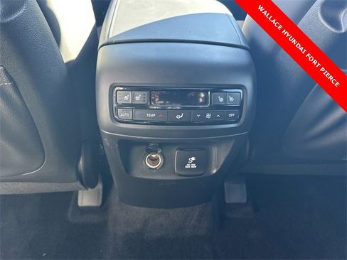 Used 2025 Hyundai Palisade Calligraphy image 15