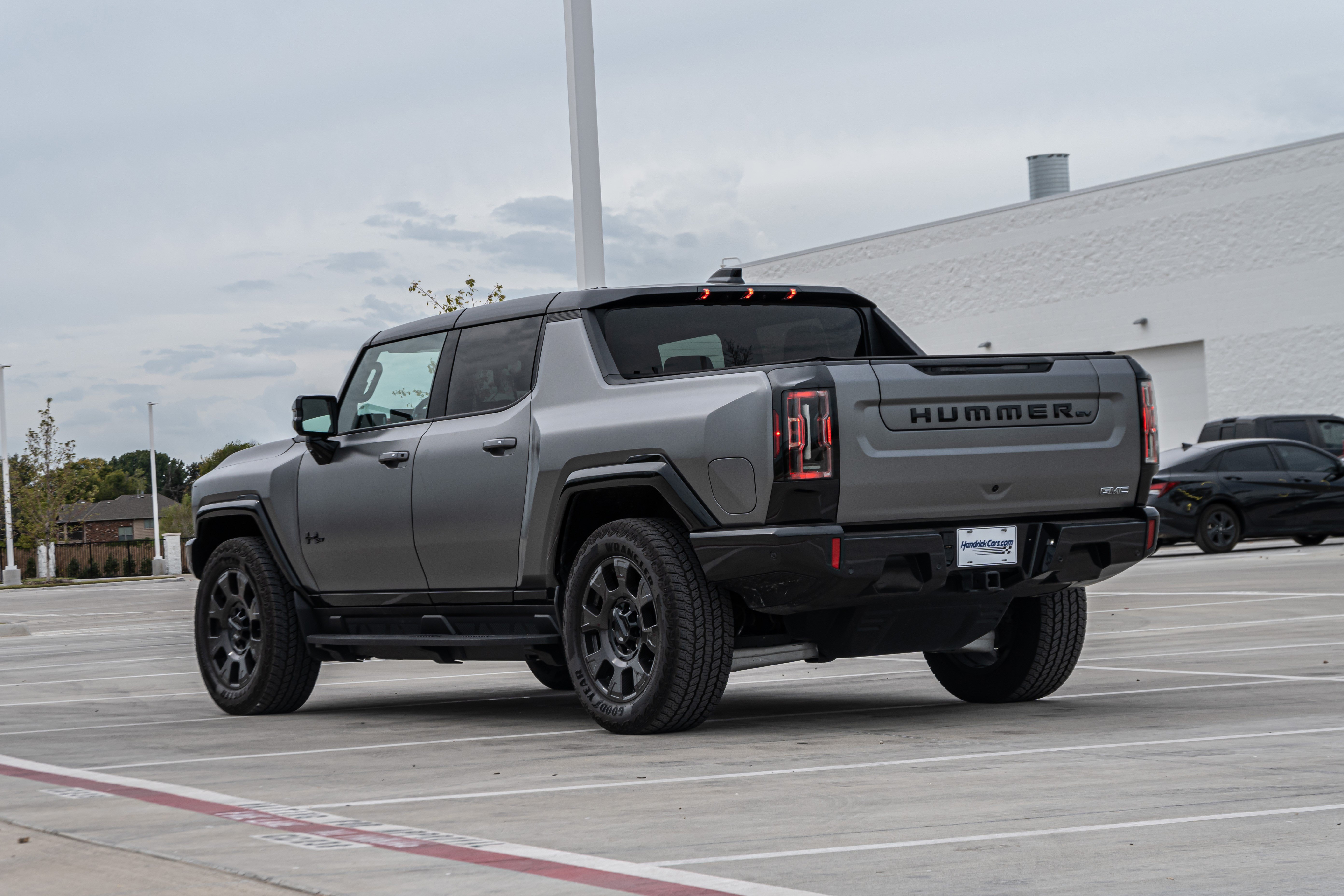 Used 2026 GMC Hummer EV 4x4 Crew Cab w/ Carbon Fiber Edition Package image 7