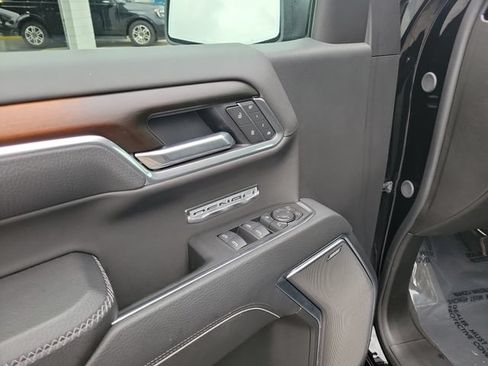 Used 2026 GMC Sierra 1500 Denali w/ Denali Reserve Package AWD/4WD image 18