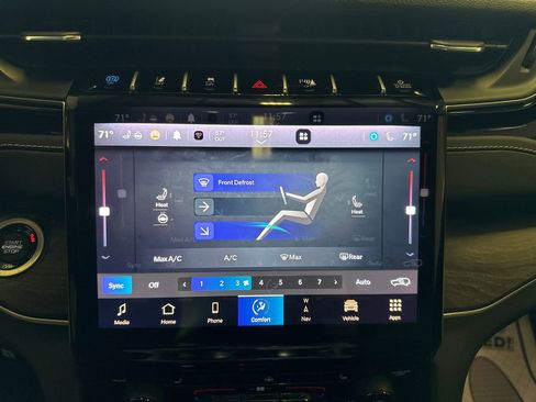 Used 2023 Jeep Grand Cherokee 4WD 4xe image 17