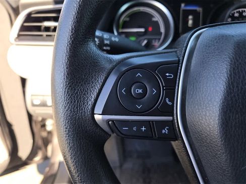 Used 2022 Toyota Camry LE image 20