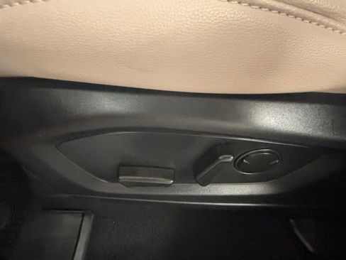 Used 2024 Ford Explorer Limited w/ Limited Technology Package image 21