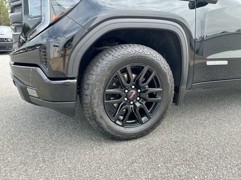Used 2024 GMC Sierra 1500 Elevation image 32