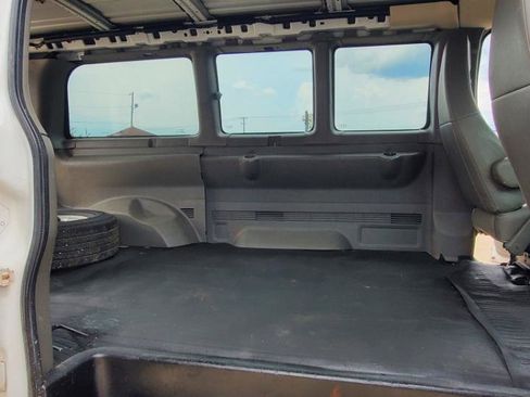 Used 2016 Chevrolet Express 2500 w/ Preferred Equipment Group RWD image 15