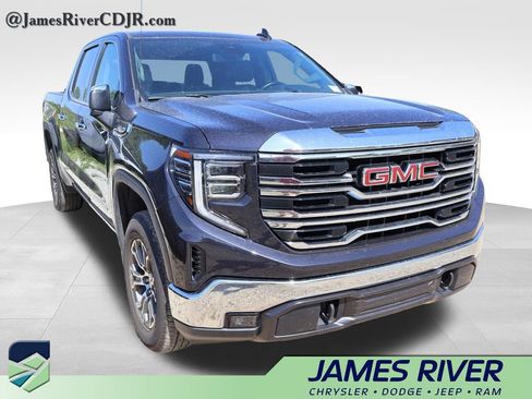 Used 2025 GMC Sierra 1500 SLT AWD/4WD image 9