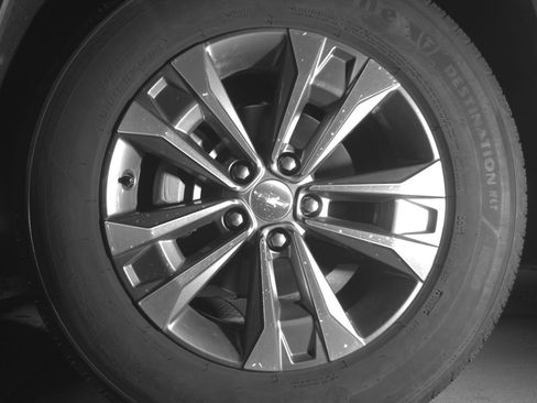 Used 2025 Chevrolet Equinox LT FWD image 12
