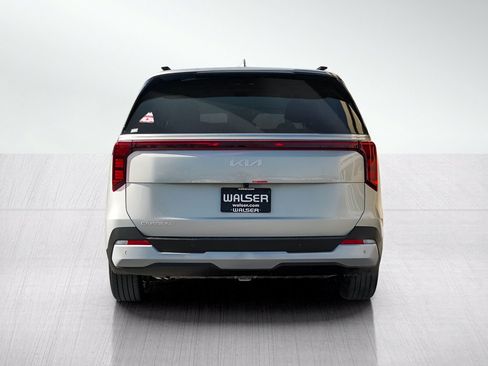 New 2026 Kia Carnival EX FWD image 5