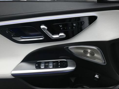 Used 2025 Mercedes-Benz C 300 Sedan image 20