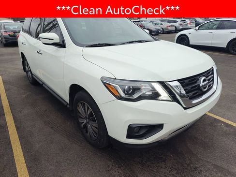 Used 2019 Nissan Pathfinder SV image 3