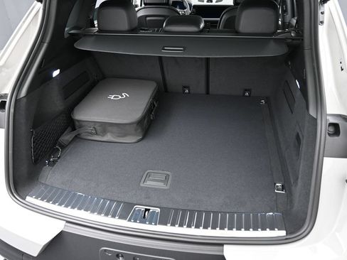 Certified 2026 Porsche Cayenne E-Hybrid AWD/4WD image 33