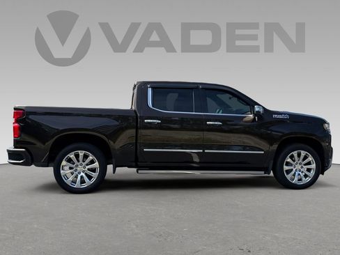 Used 2019 Chevrolet Silverado 1500 High Country w/ Technology Package image 7