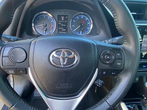 Used 2019 Toyota Corolla SE FWD image 18