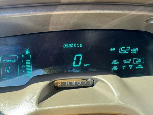 Used 1996 Lincoln Town Car Signature RWD image 20