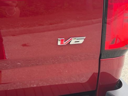 Used 2021 Chevrolet Colorado Z71 w/ Safety Package AWD/4WD image 43
