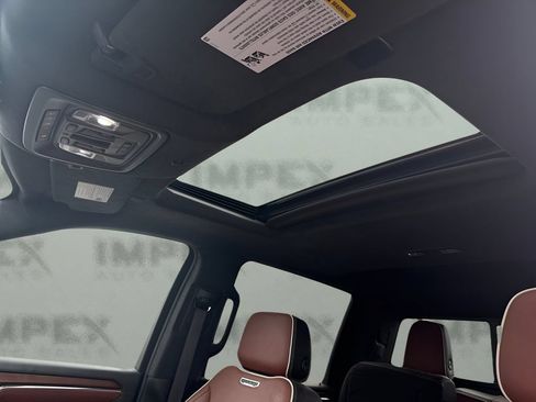 Used 2024 GMC Sierra 2500 Denali Ultimate AWD/4WD image 8