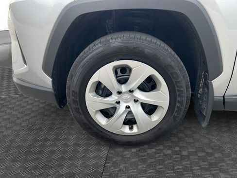 Used 2024 Toyota RAV4 LE AWD/4WD image 14