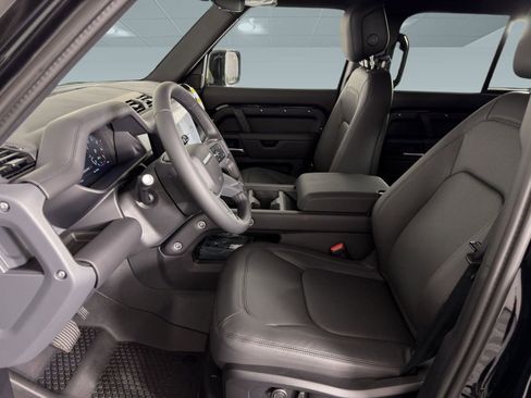Used 2026 Land Rover Defender 110 S image 4