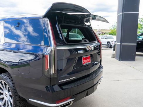 Used 2024 Cadillac Escalade ESV Premium Luxury Platinum AWD/4WD image 38