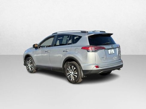 Used 2016 Toyota RAV4 LE image 3