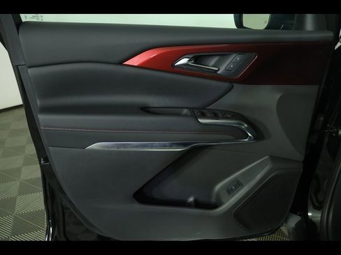 Used 2025 Chevrolet Traverse Z71 w/ Driver Confidence Package image 25