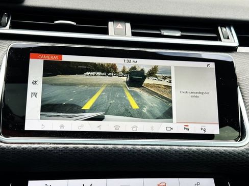 Used 2019 Land Rover Range Rover Velar R-Dynamic SE image 28