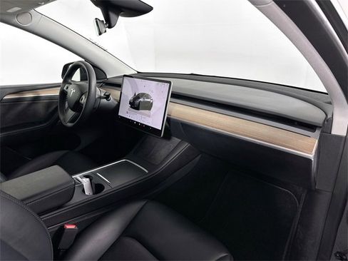 Used 2023 Tesla Model Y Performance image 26
