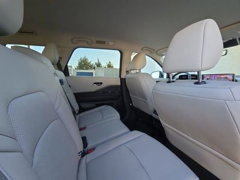 New 2026 Nissan Pathfinder SL image 29