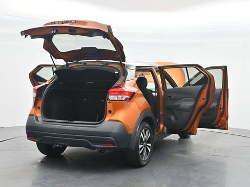 Used 2019 Nissan Kicks SV image 33
