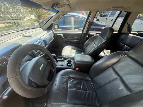 Used 2004 Jeep Grand Cherokee Laredo w/ Convenience Group AWD/4WD image 7