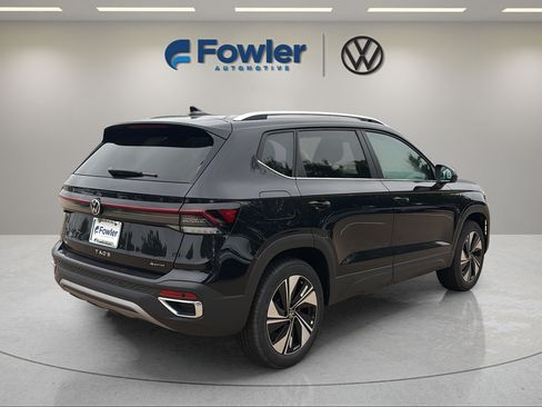 New 2026 Volkswagen Taos SE AWD/4WD image 7