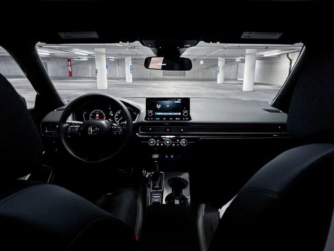 Used 2024 Honda Civic Sport image 3