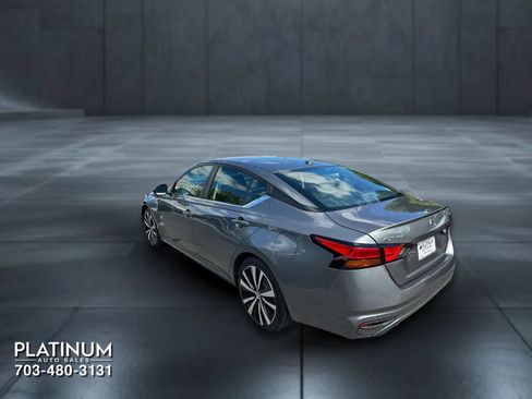 Used 2021 Nissan Altima 2.5 SR FWD image 8