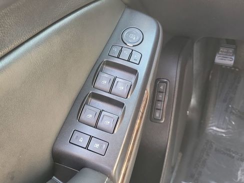 Used 2017 Chevrolet Tahoe LT w/ Luxury Package AWD/4WD image 22