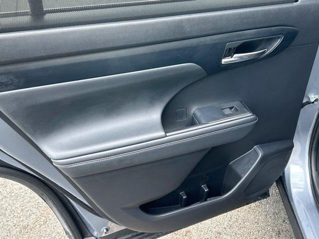 Used 2022 Toyota Highlander XLE AWD/4WD image 48