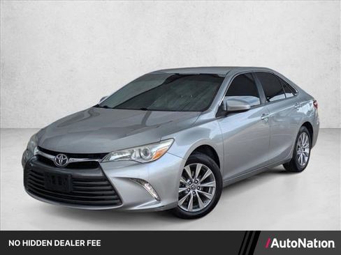 Used 2015 Toyota Camry XLE FWD image 1