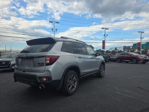Used 2024 Honda Passport TrailSport image 5
