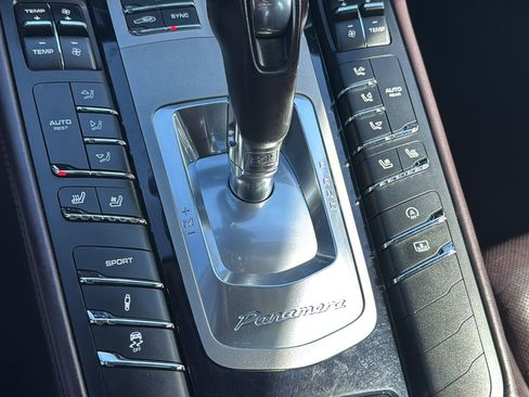 Used 2015 Porsche Panamera 4 image 32
