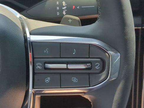 New 2025 GMC Acadia Elevation image 27