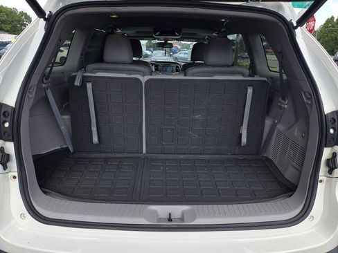 Used 2016 Toyota Highlander Limited FWD image 18