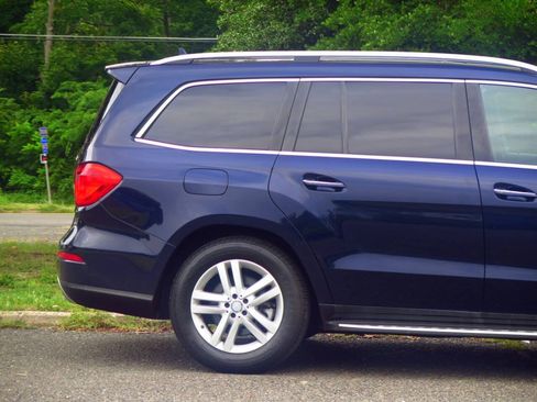 Used 2016 Mercedes-Benz GL 450 4MATIC image 34