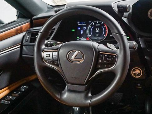 Used 2023 Lexus ES 300h w/ Premium Package image 16