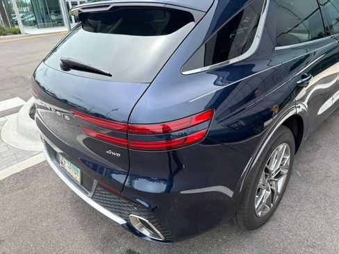 Used 2022 Genesis GV70 2.5T w/ Select Package AWD/4WD image 8