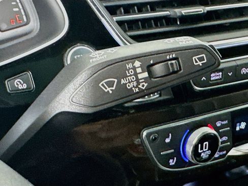 Used 2019 Audi Q7 3.0T Premium Plus w/ Premium Plus Package AWD/4WD image 21