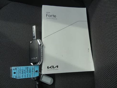 Used 2024 Kia Forte LXS FWD image 25