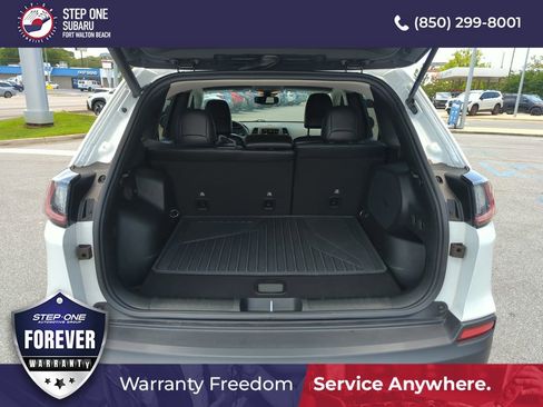 Used 2022 Jeep Cherokee Trailhawk w/ Sound & Nav Group AWD/4WD image 29