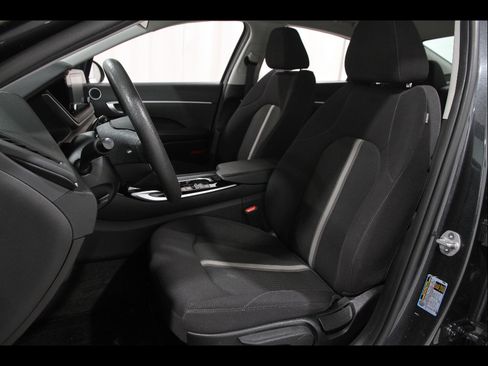Used 2023 Hyundai Sonata SE FWD image 5