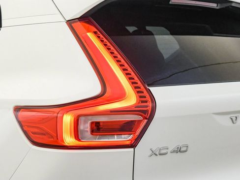 Certified 2026 Volvo XC40 B5 Plus AWD/4WD image 13