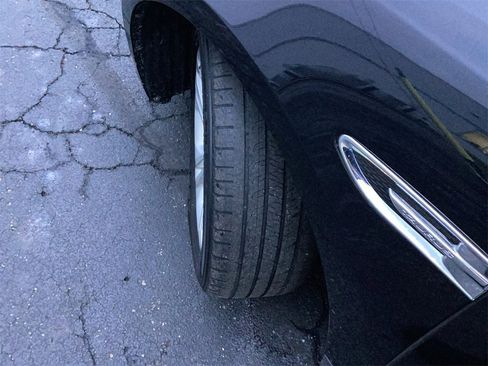 Used 2016 Ford Taurus SE image 25